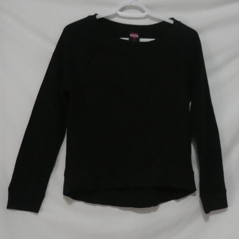 HARD CANDY | medium | Black Crewneck Sweatshirt With Reverse Textured Sleeves